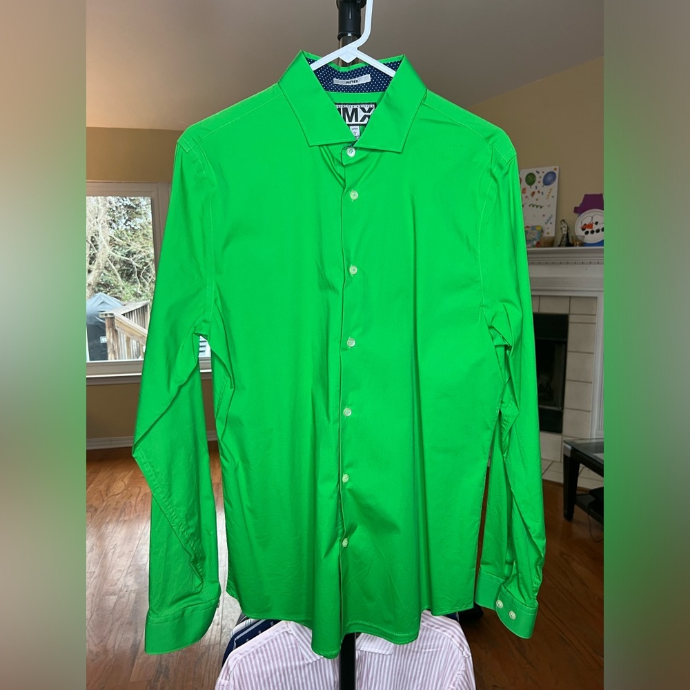 Men’s fitted limited edition 1MX Express shirt.